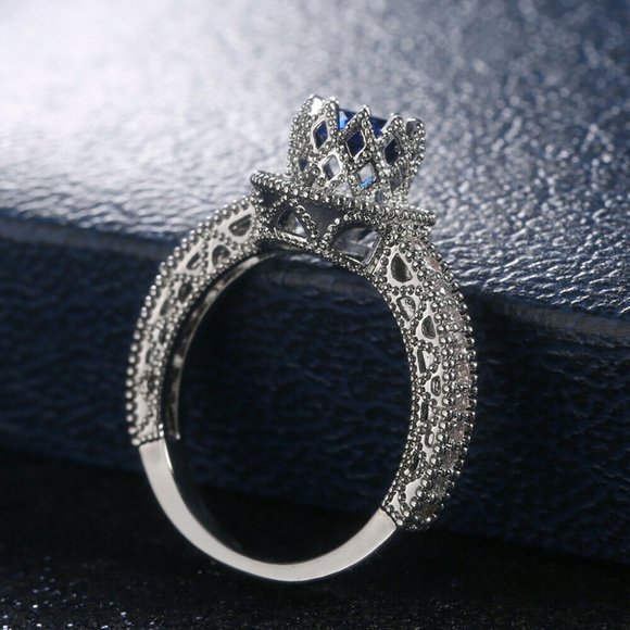 Gorgeous 925 Silver Crown Shape Blue Sapphire Ring - Picture 4 of 5